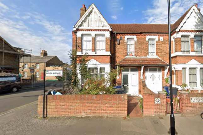 3 bedroom maisonette for sale