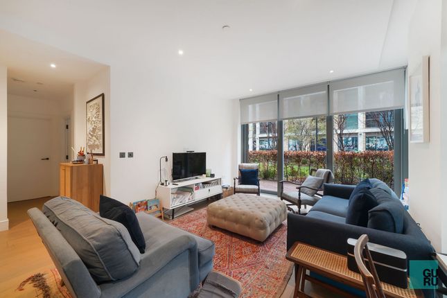 Prince Of Wales Drive, London, SW11 2 bed flat for sale