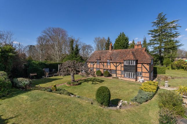 The Ridings, Cobham, Surrey, KT11 4 bed detached house for sale