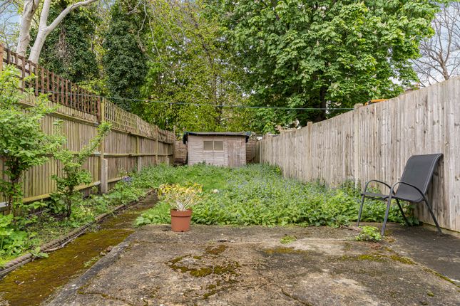 Elgin Road, East Croydon 2 bed ground floor flat for sale