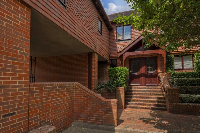 Borelli Mews, Farnham, GU9 2 bed house for sale