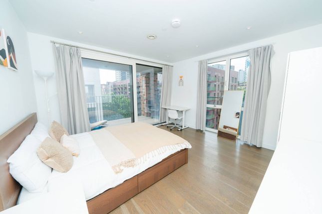 Heygate Street, Elephant and Castle... 2 bed flat for sale