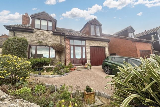 4 bed detached house