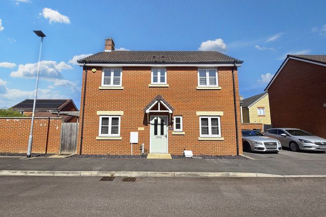 4 bed detached house