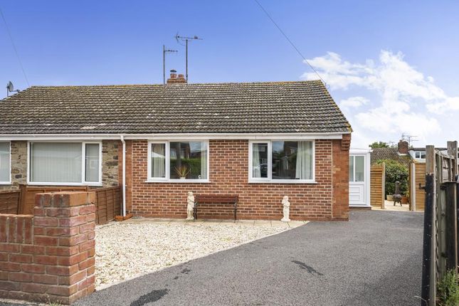 2 bedroom semi-detached bungalow for sale