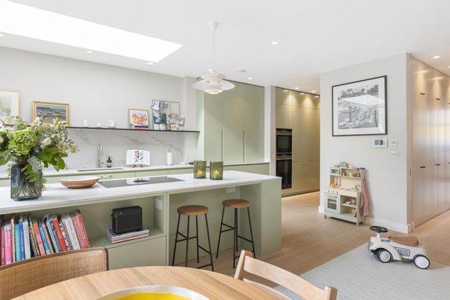 Fulham Road, London, SW6 6 bed terraced house for sale