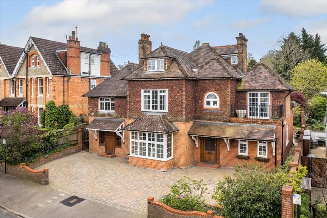 6 bedroom detached house for sale