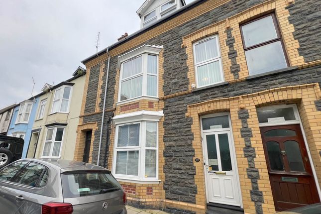 Bryncynon, High Street, 4 bed maisonette for sale