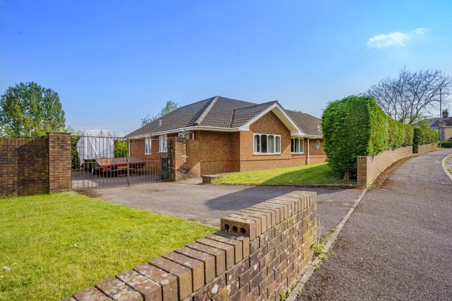 4 bed detached house