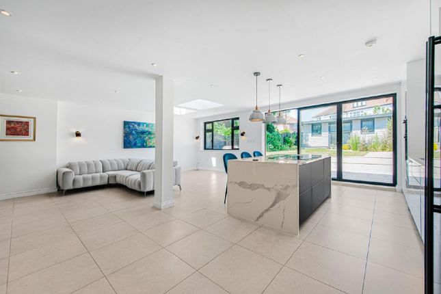 Chiltern Drive, Surbiton, Surrey, KT5 4 bed semi