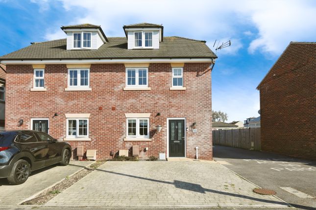 3 bedroom semi-detached house for sale