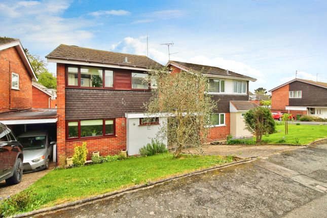 3 bed link detached house