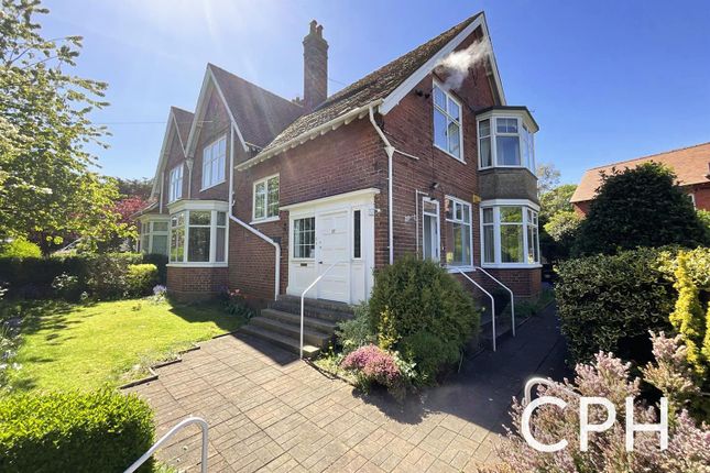 2 bedroom ground floor flat for sale
