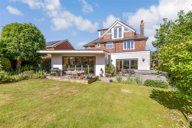 5 bed detached house