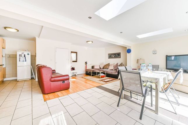 5 bed semi-detached house