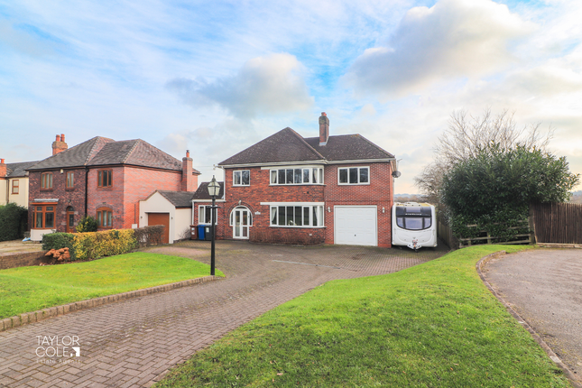 5 bed detached house