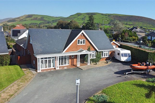 Bryn Y Paderau, Tywyn, Gwynedd, LL36 4 bed detached house for sale