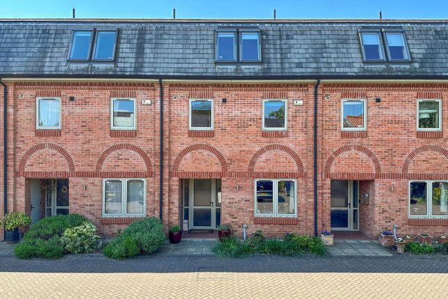 4 bed town house