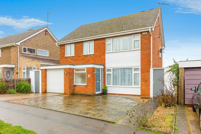 4 bed detached house