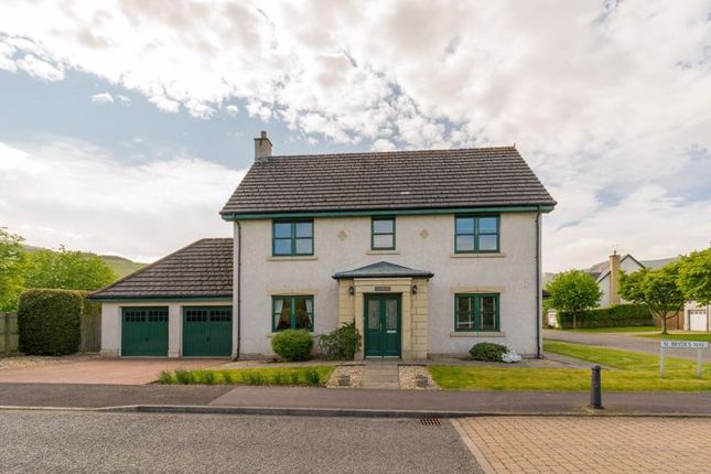 5 bed detached house