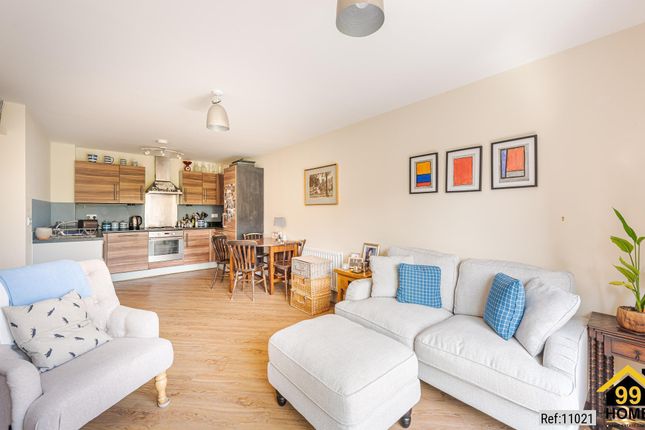 Fleming House, London, SW17 2 bed flat for sale