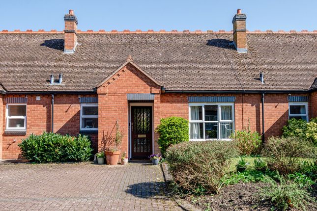 Bredon Lodge, Tewkesbury GL20 2 bed bungalow for sale