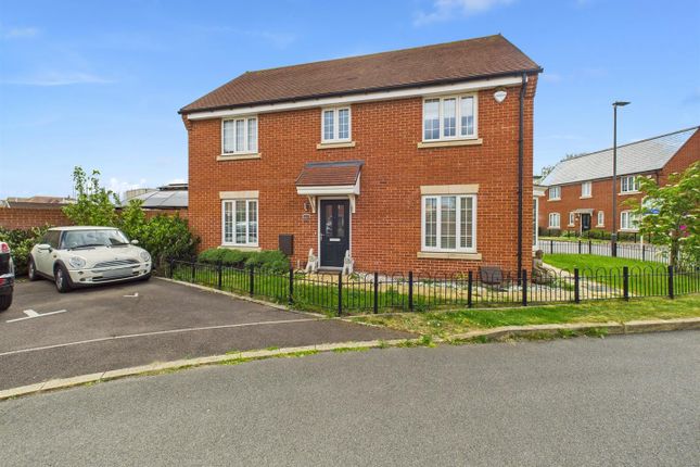 Quindell Close, Aylesbury HP18 4 bed detached house for sale