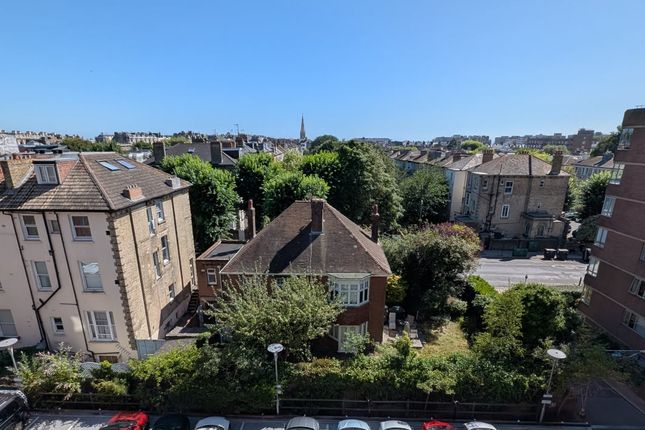Ashdown, Eaton Road, Hove, BN3 2 bed flat for sale