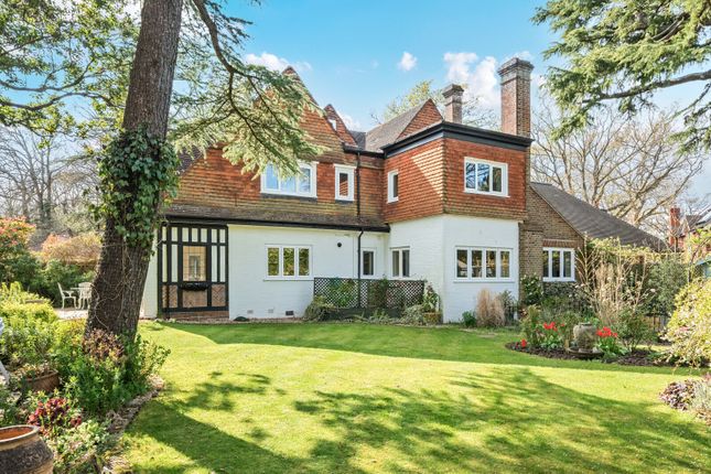 Burnhams Road, Little Bookham, KT23 2 bed flat for sale