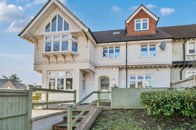 Harwood House,  Farnborough, GU14 1 bed apartment for sale
