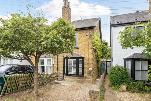 2 bedroom semi-detached house for sale