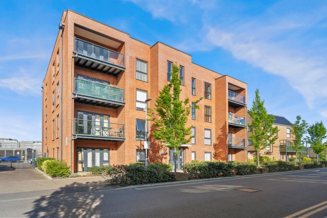 Felnex Avenue, Hackbridge 2 bed apartment for sale