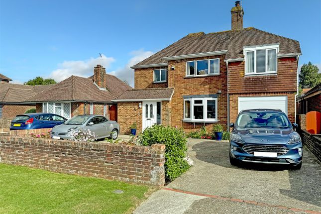 St. Marys Close, Littlehampton BN17 5 bed detached house for sale