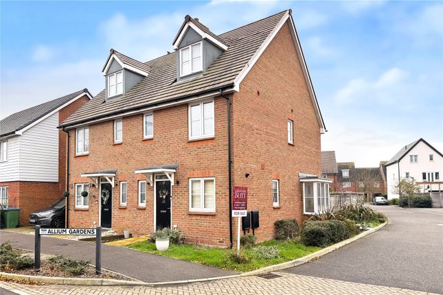 Hornbeam Avenue, Angmering... 3 bed semi