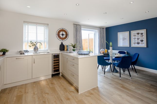 4 bed detached house