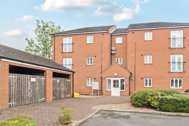 Danes Close, Grimsby, Lincolnshire, DN32 2 bed apartment for sale