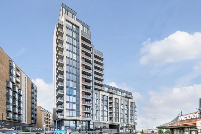 Taylor Place, London E3 1 bed flat for sale