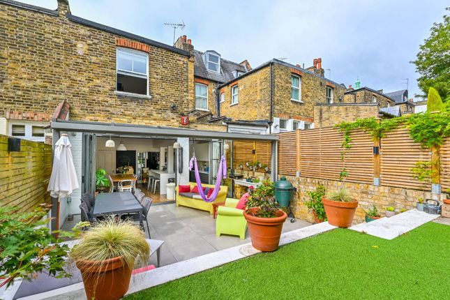 Highgate Hill, Highgate, London, N19 5 bed terraced house for sale