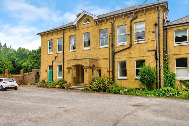 3 bedroom flat for sale
