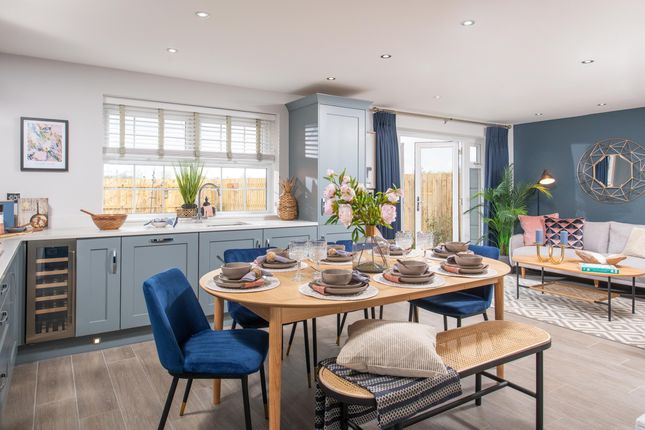 4 bed detached house
