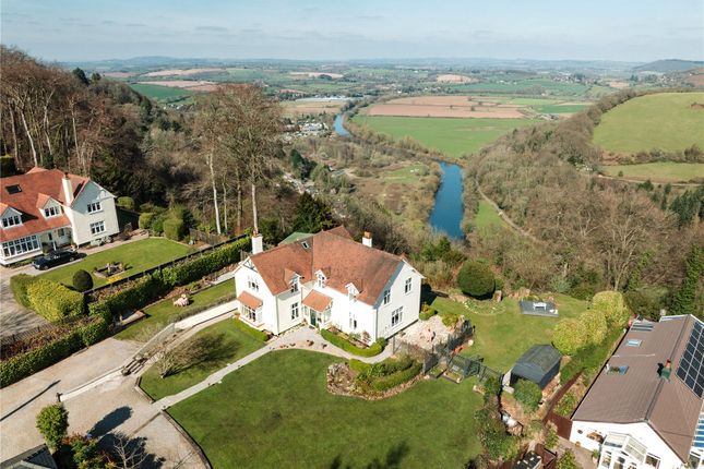 4 bed detached house