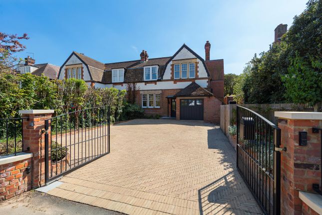 Yardley Park Road, Tonbridge, Kent, TN9 5 bed semi