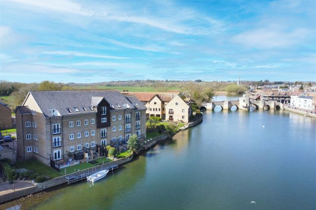 London Road, St. Ives, PE27 2 bed apartment for sale