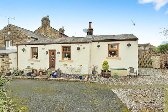 Back Lane, Leeds 2 bed cottage for sale