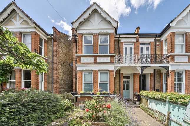 Sidney Road, Beckenham, Kent, BR3 2 bed flat for sale