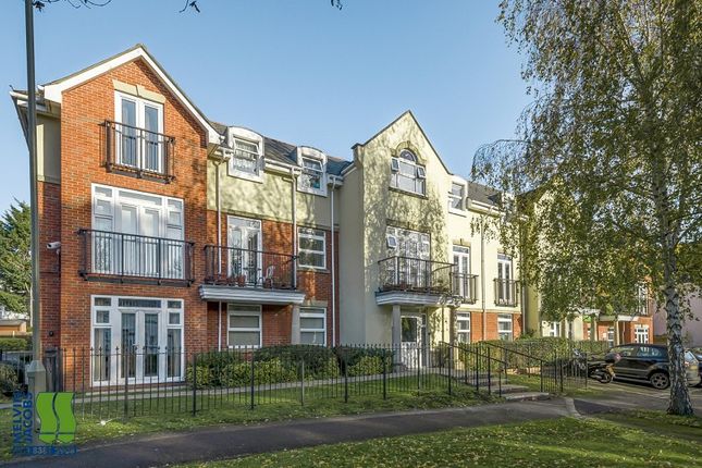 Mayfair Court, Stonegrove, Edgware... 2 bed flat for sale