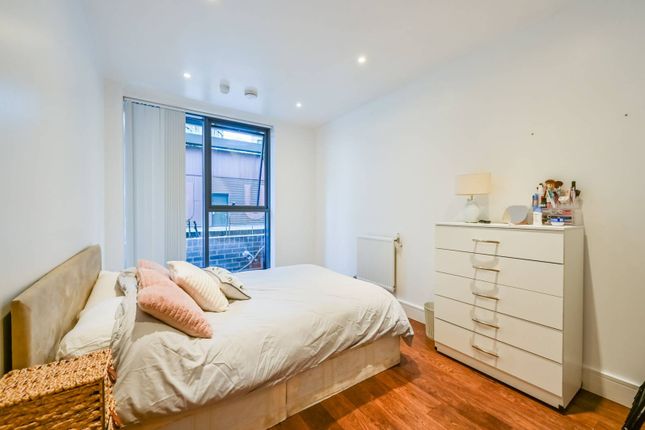 New Century House, E16, Royal Docks... 1 bed flat for sale