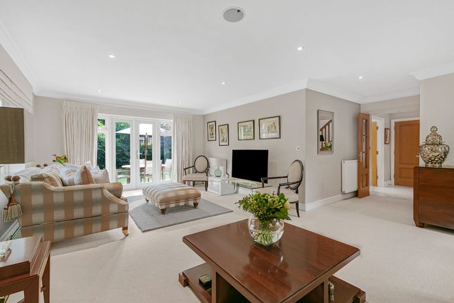 The Courtyard, Bedwell Park... 3 bed semi