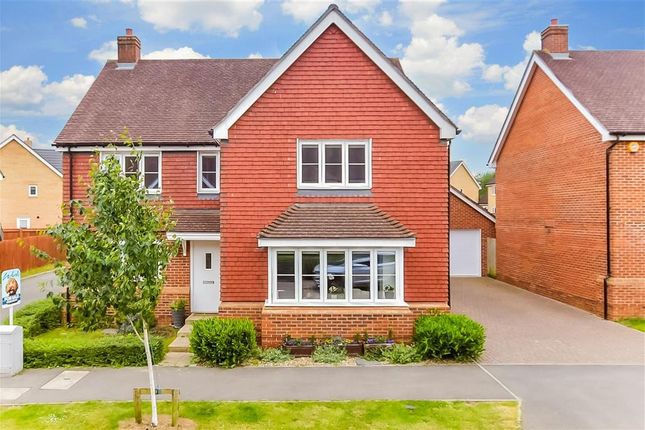 5 bed detached house