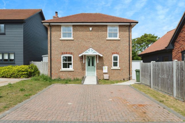 2 bedroom detached house for sale